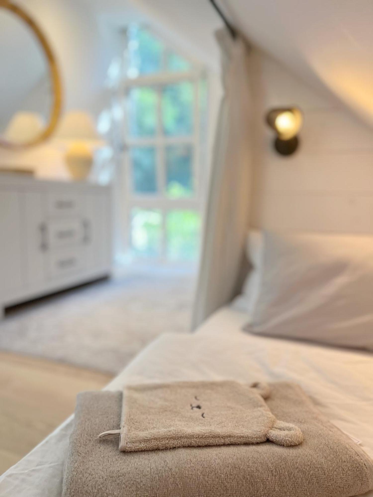Tauberchalet I Boutique-Ferienhaus Mit Sauna, Whirlpool & Natur I 10Min Walk To Historic Old Town Rothenburg ob der Tauber Dış mekan fotoğraf
